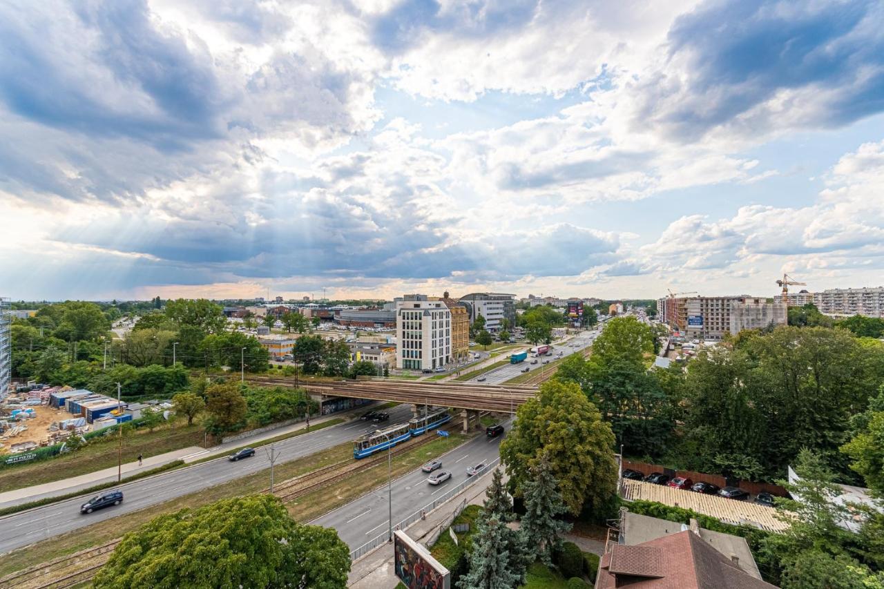Apartament Piekny Widok, 15Min Od Rynku, Netflix, Garaz Free วรอตซวาฟ ภายนอก รูปภาพ